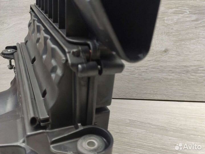 Корпус воздушного фильтра Mercedes OM642