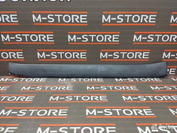 Накладка на порог салона передняя левая Audi A4 B6