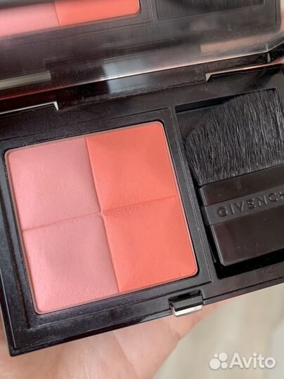 Givenchy румяна