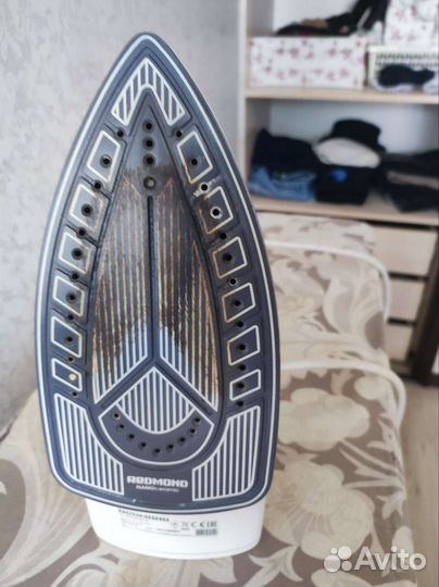 Утюг с гладильной доской