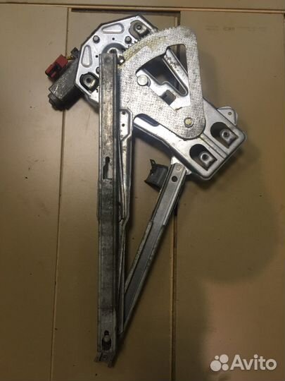 Стеклоподьемник передний левый крайслер цирус