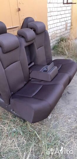 Сиденья с Лексусa HS250H