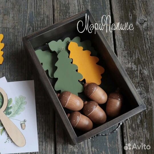 Гирлянда из желудей и листочков. Дерево