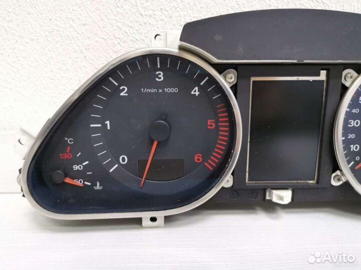 Приборная щиток панель Audi Q7 4L