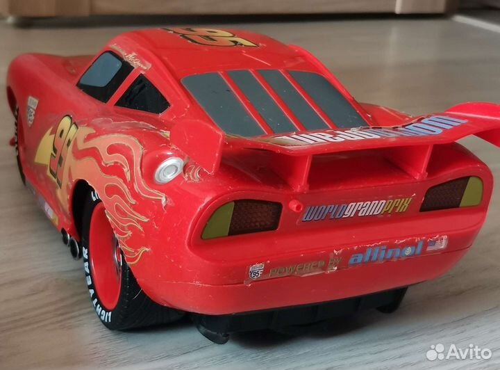 Радиоуправляемая машина Молния Маккуин