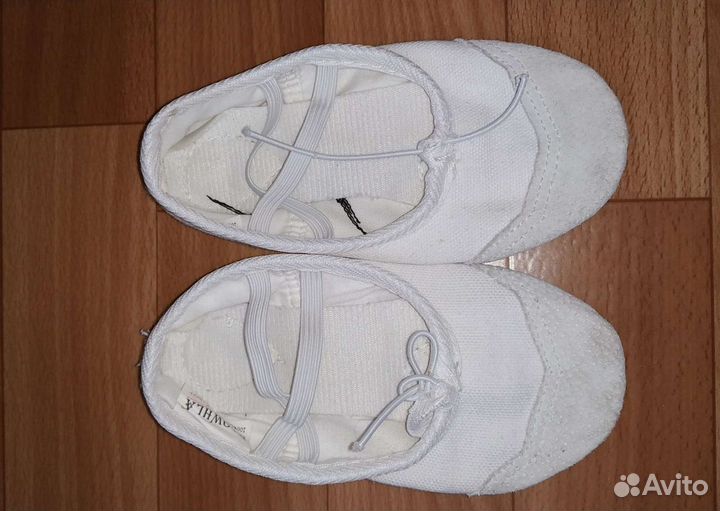 Туфли для девочки и балетки для танцев