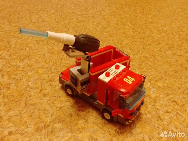 Оригинальное лего. Пожарная машина