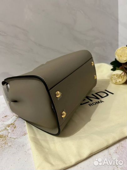 Сумка Fendi Peekaboo