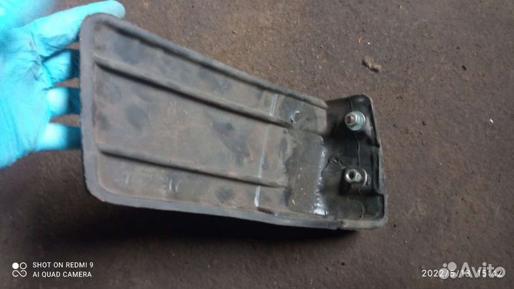 Угловой клык заднего бампера ваз 2105 левый