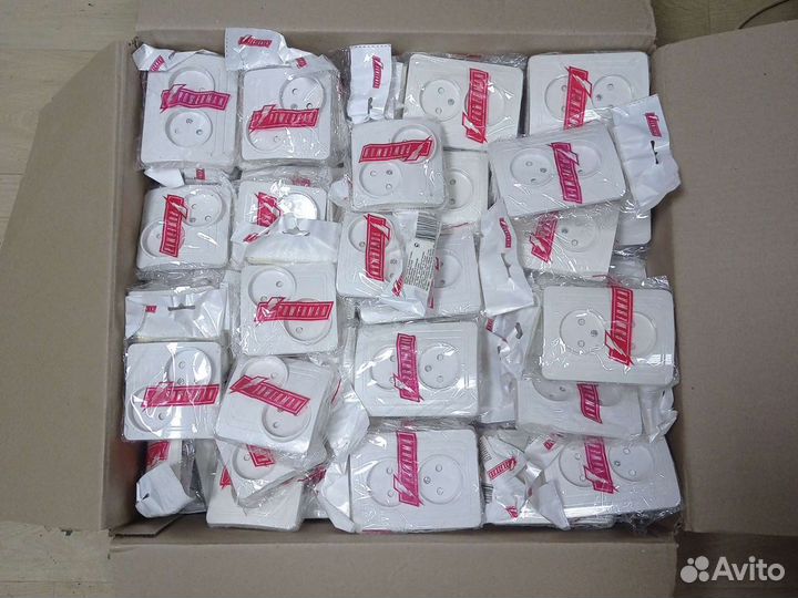 Розетка электрическая внутренняя