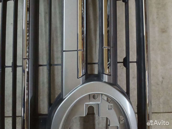 Решетка радиатора Executive Lounge LC200