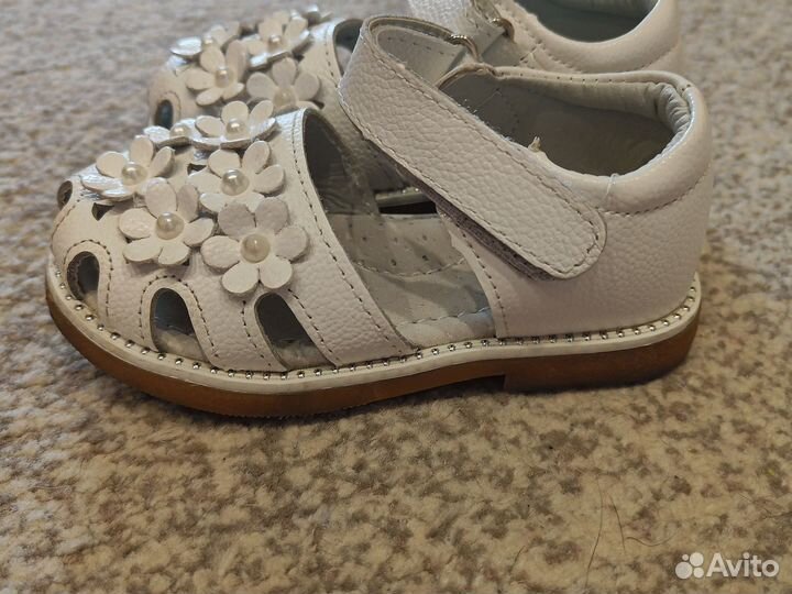 Сандалии для девочки