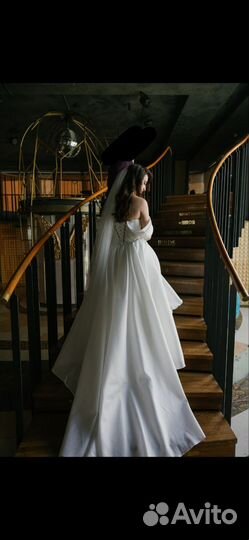 Свадебное платье 42 44 бу