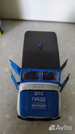 Модель УАЗ 469 1:43