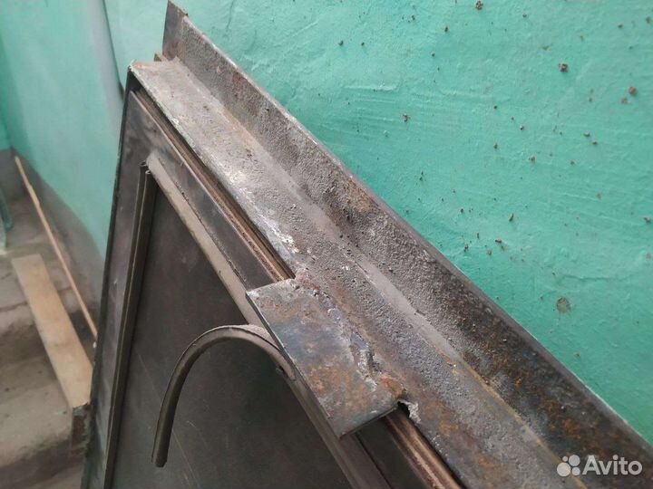 Дверь входная металлическая