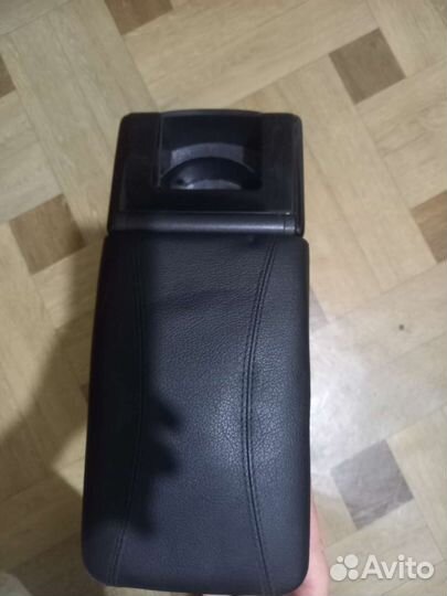 Подлокотник