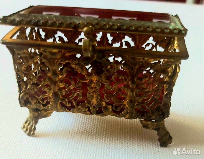 Шкатулка старинная с фацетным стеклом