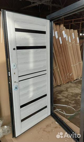 Входная дверь утепленная новая в наличии