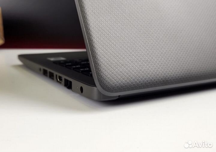 Ноутбук HP 240 G8 2VOL6ES i3-1005G1 4GB 1TB