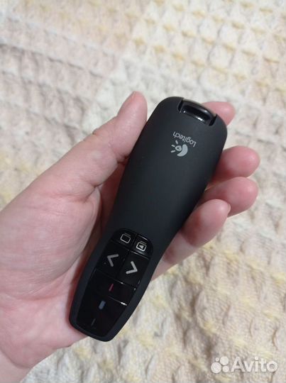 Презентер указкаLogitech R400