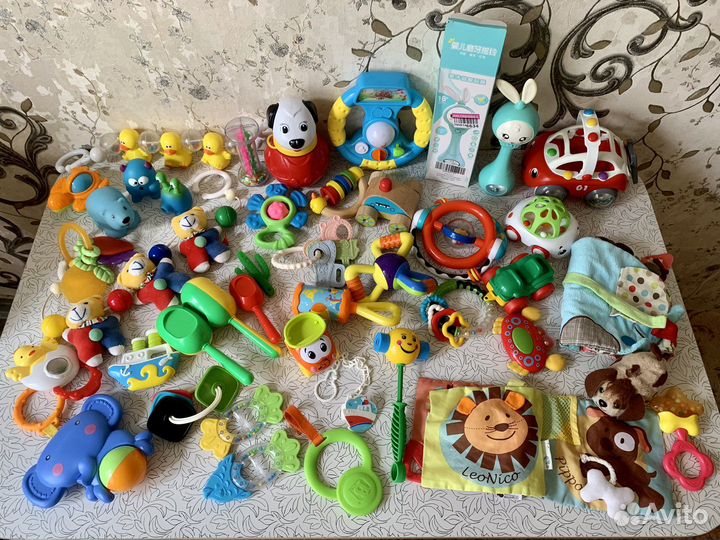 Игрушки детские развивающие пакетом от 0 до 1года