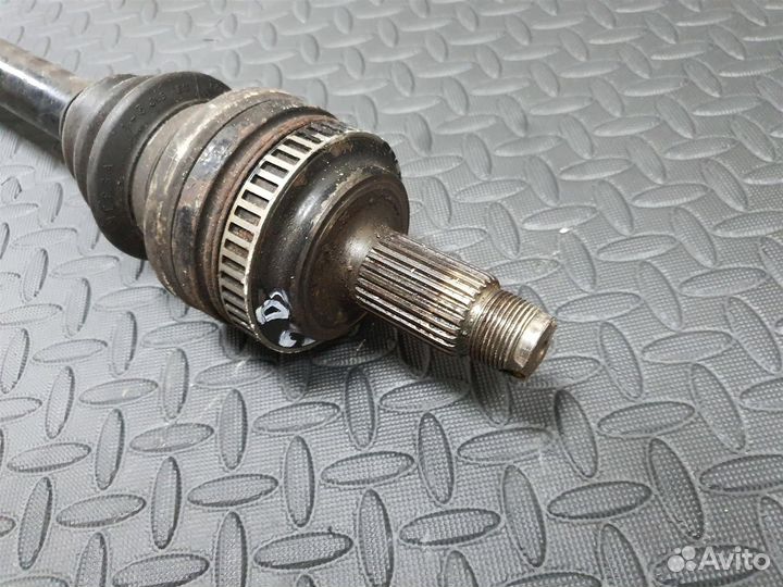 Приводной вал левый BMW E46