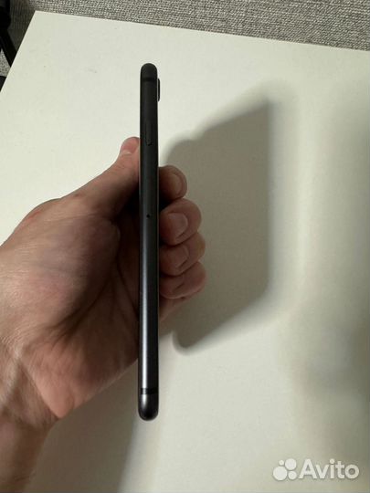 iPhone 8, 64 ГБ