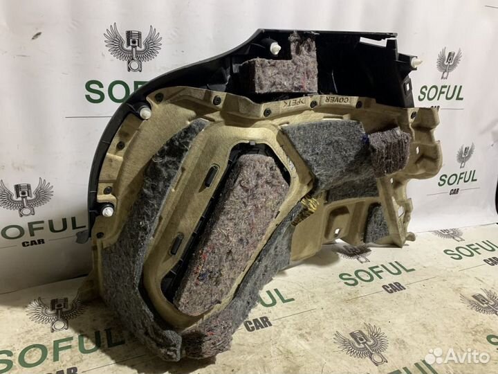 Обшивка багажного отсека правая Toyota Auris