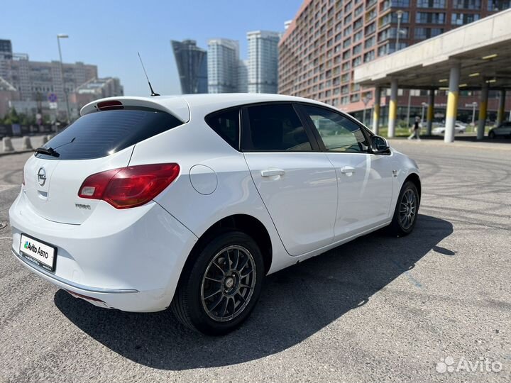 Opel Astra 1.4 AT, 2013, 132 000 км