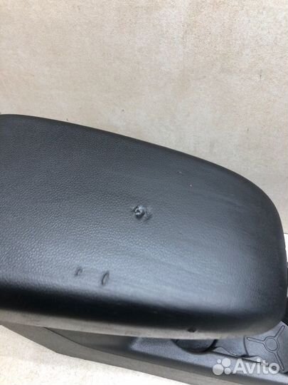 Консоль подлокотник Ford Focus 2 5DR хэтчбек 1