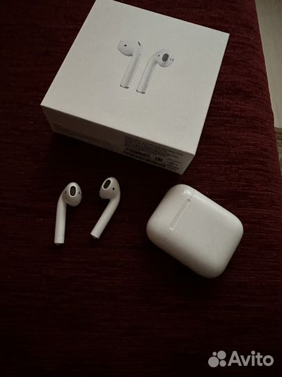 Наушники AirPods
