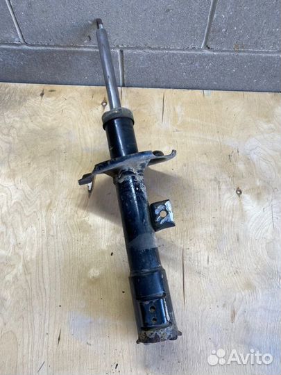 Стойка подвески передняя правая Mitsubishi Asx 12