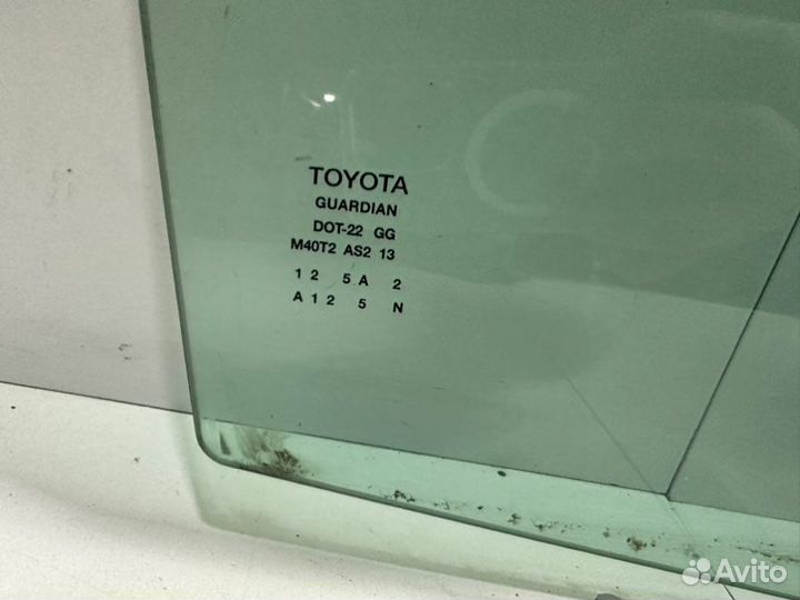 Стекло двери опускное заднее правое Toyota Camry