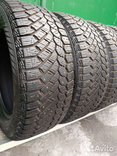Gislaved Nord Frost 200 215/55 R16