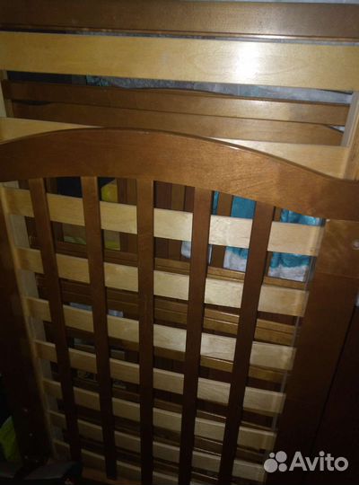 Детская кровать с маятником и ящиком