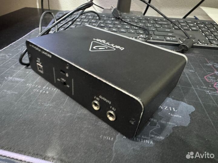 Внешняя Звуковая карта Behringer U-Phoria UMC22