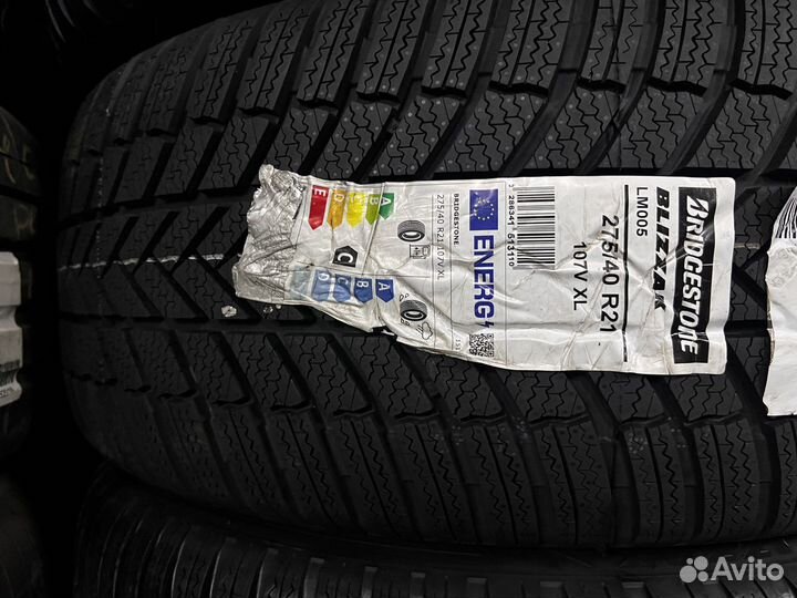 Bridgestone Blizzak LM005 DriveGuard 315/35 R21 и 275/40 R21