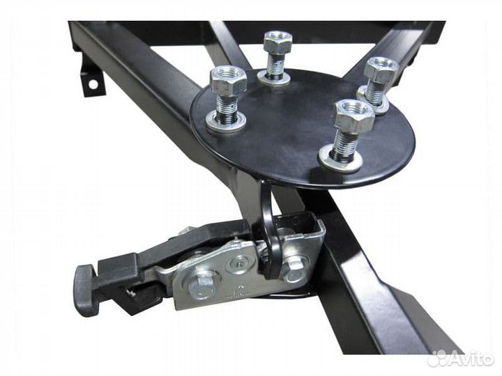 Кронштейн крепления запаски на Ларгус с колпаком