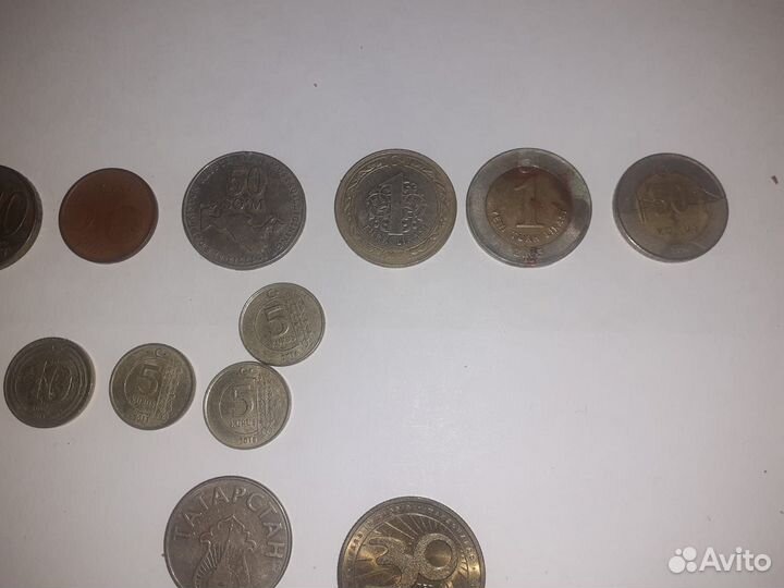 Монеты евро, сум, лира