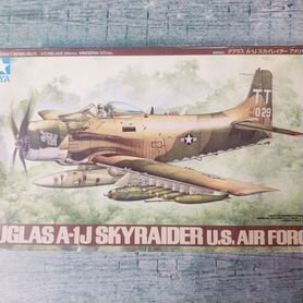 Сборная модель Tamiya 61073 Douglas A1J Skyraider