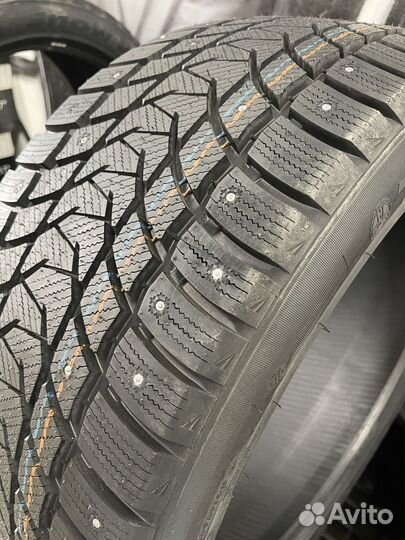 Tri Ace Snow White II 245/50 R18 104H