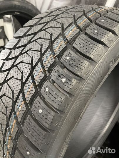 Tri Ace Snow White II 245/50 R18 104H