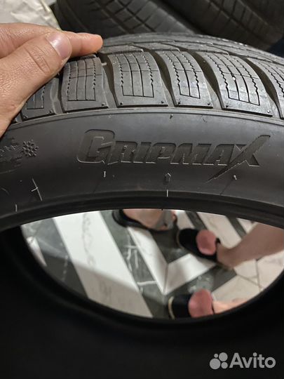 Gripmax SureGrip Pro Winter 325/30 R21