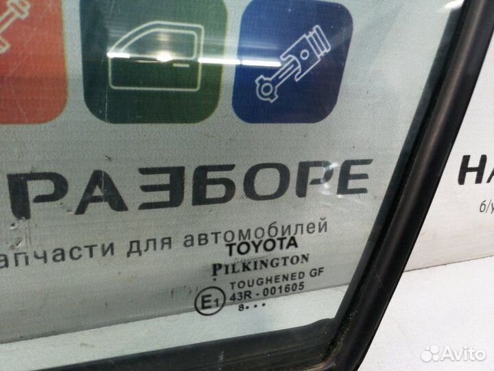Форточка двери передняя левая Toyota Avensis T270