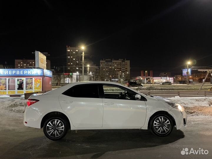 Toyota Corolla 1.6 CVT, 2013, битый, 137 000 км