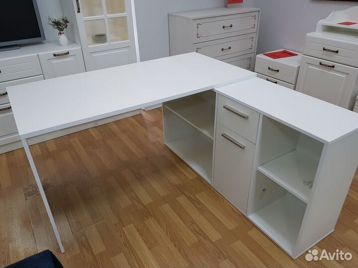 Стол письменный Белый угловой или прямой