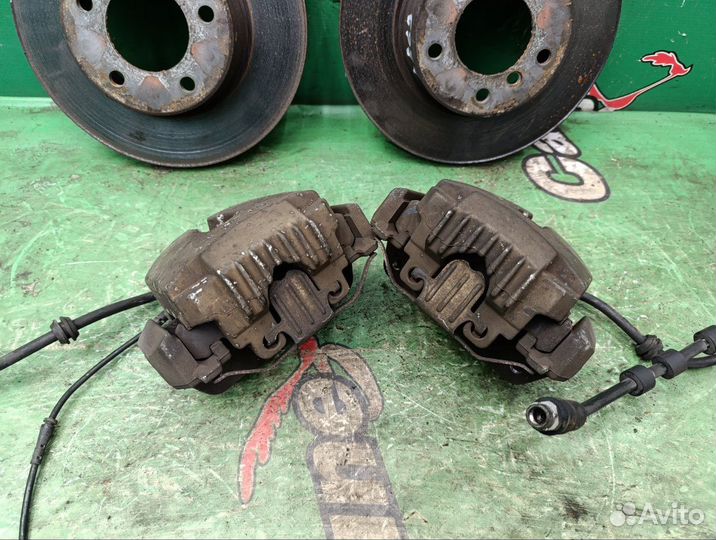 Суппорта передняя Bmw 5 E60 M54B25 256S5 2004