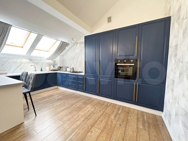 3-к. квартира, 120 м², 4/4 эт.