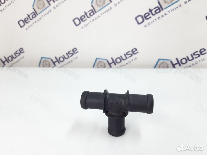 Тройник системы охлаждения Volkswagen Passat B6