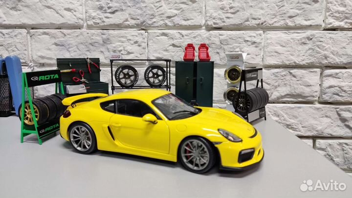 Диорама 1:18 гаража, сервиса для Autoart, kyosho